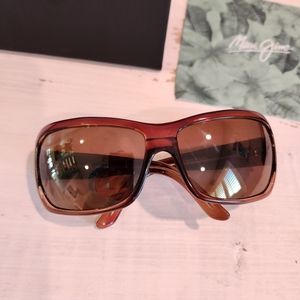 Maui Jim polarized sunglasses with case